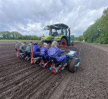 In een monumentale hoeve experimenteren ervaren professionals tot nieuwe inzichten en ideeën